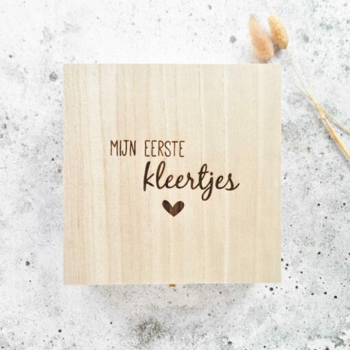 Opbergkist "Mijn eerste kleertjes"